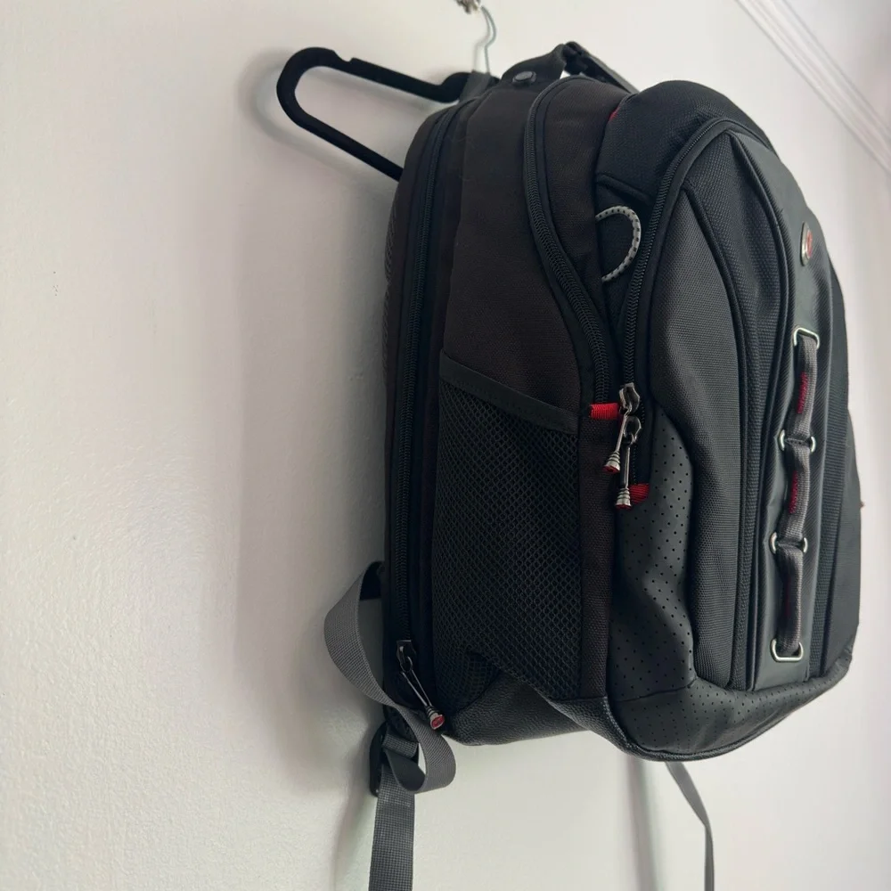 SwissGear‎ Black Backpack Durable and Practical